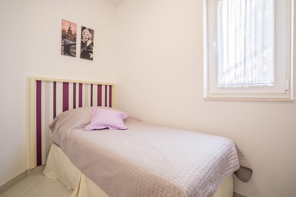 Apartments Oleandar Rogoznica  Phòng bức ảnh